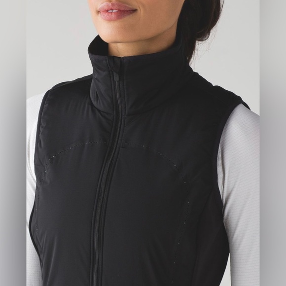 Lululemon Run for Cold Black Vest Primaloft Insulated Size 2 - Picture 2 of 7